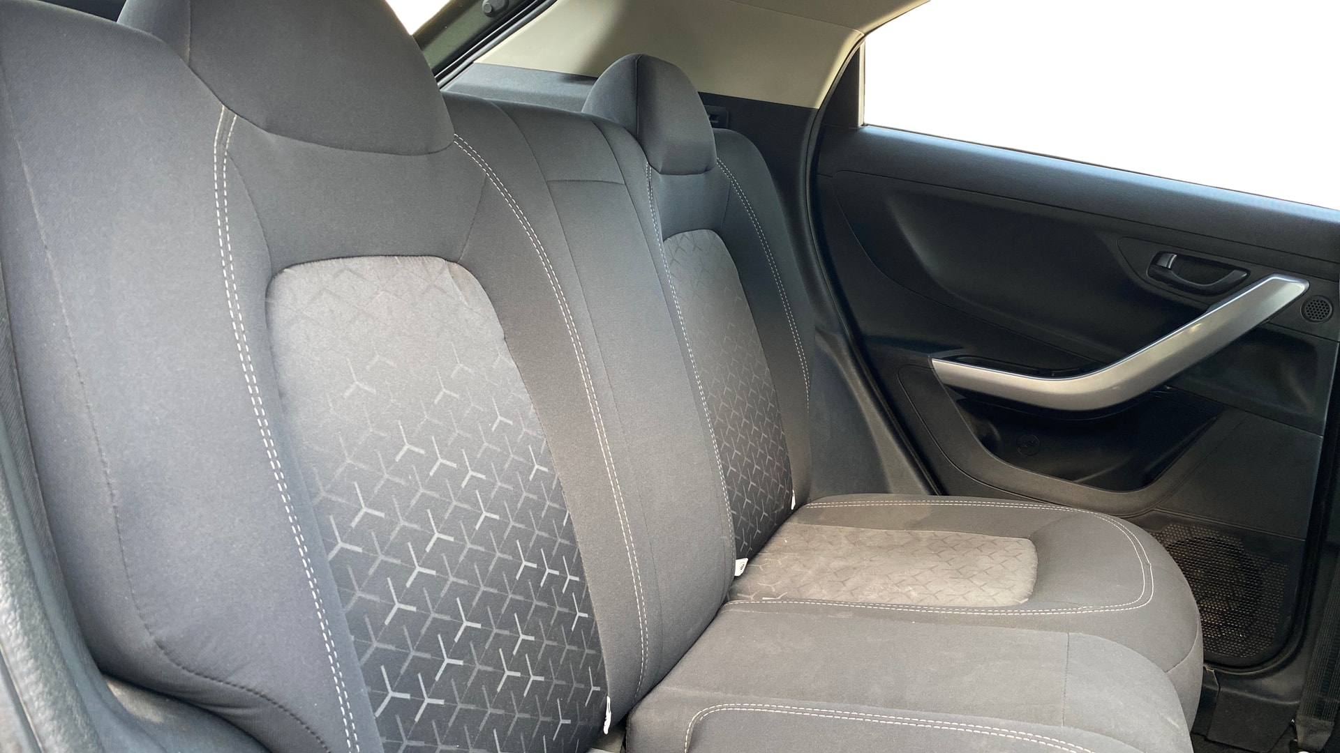 View 2022 Tata Nexon Revotron XE Image 28 Used 2022 Tata Nexon Revotron XE Image 28
