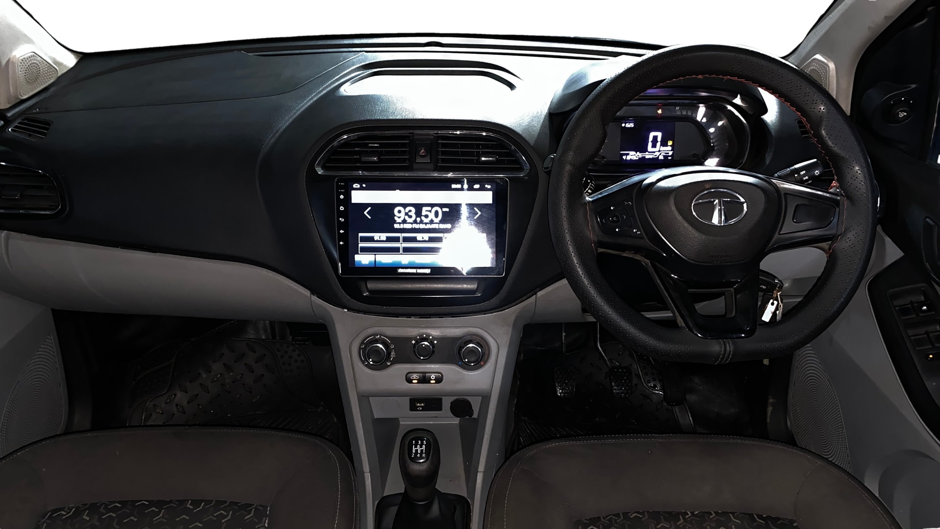View 2021 Tata Tiago Revotorq XB Image 15 Used 2021 Tata Tiago Revotorq XB Image 15