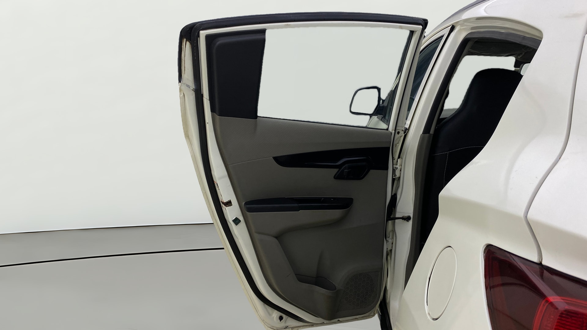Used 2017 Mahindra KUV100 Used 2017 Mahindra KUV100