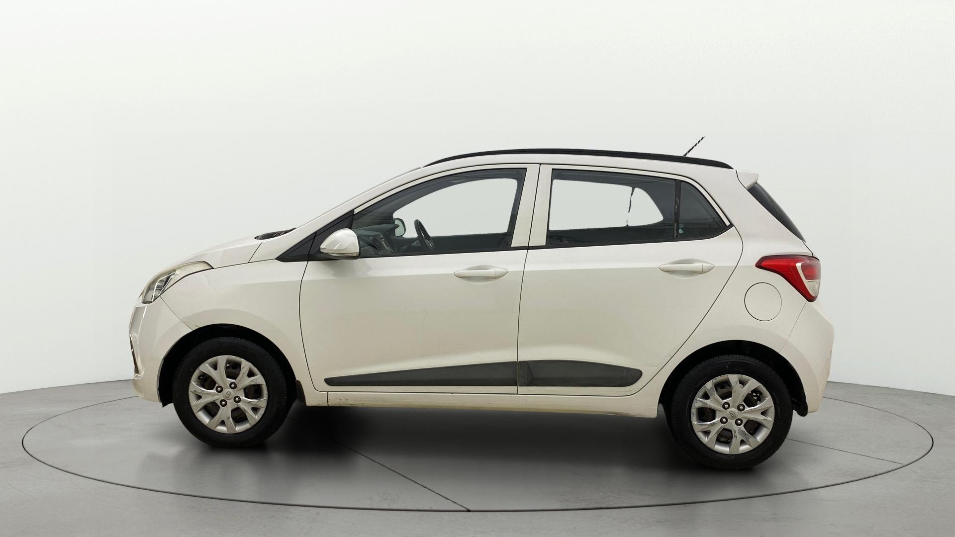 View 2015 Hyundai Grand i10 Sportz 1.2 Kappa Image 24 Used 2015 Hyundai Grand i10 Sportz 1.2 Kappa Image 24
