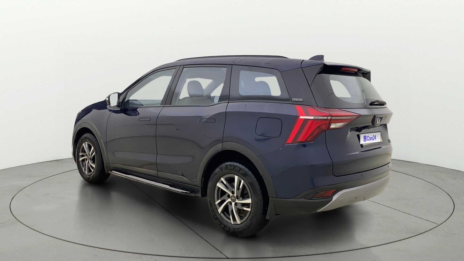 View 2022 Mahindra XUV700 MX Petrol 5 STR Image 2 Used 2022 Mahindra XUV700 MX Petrol 5 STR Image 2