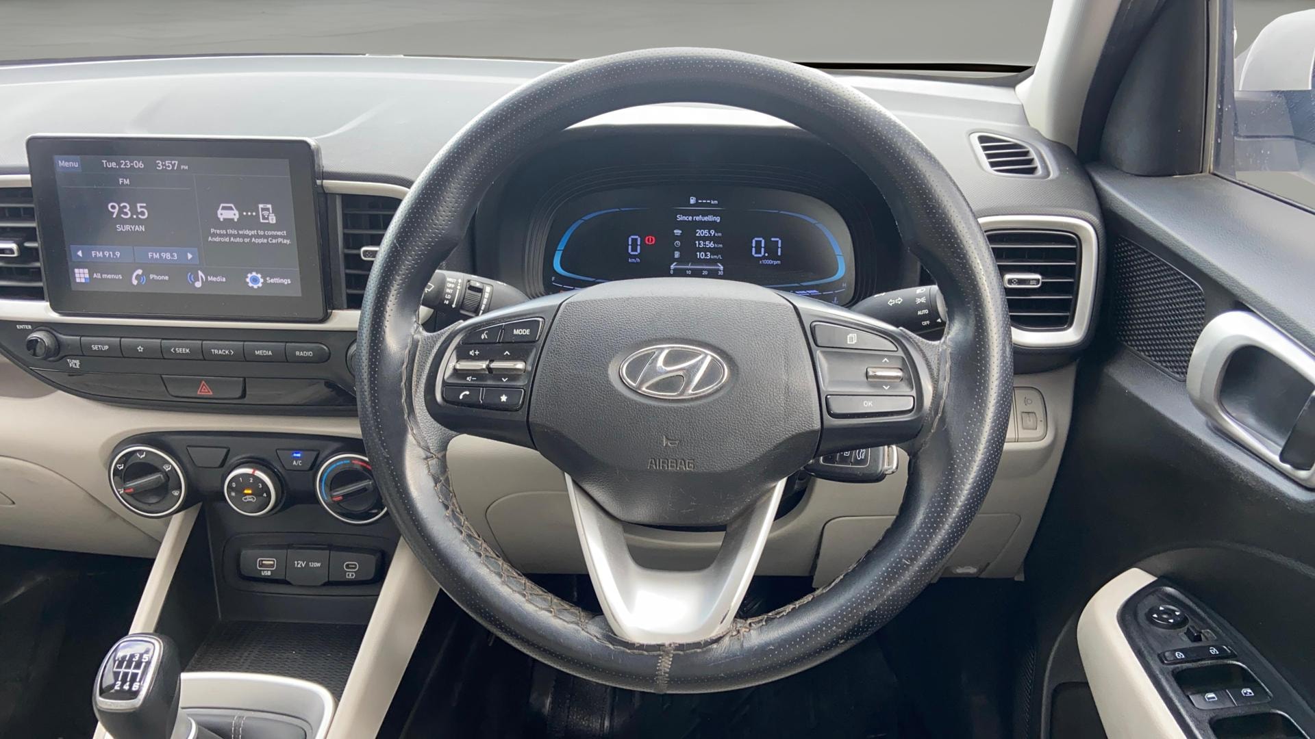 View 2022 Hyundai Venue S Plus 1.5 Diesel MT Image 20 Used 2022 Hyundai Venue S Plus 1.5 Diesel MT Image 20