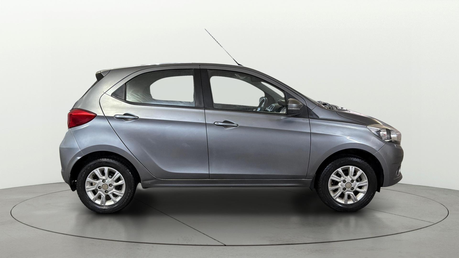 View 2018 Tata Tiago Revotorq XB Image 8 Used 2018 Tata Tiago Revotorq XB Image 8