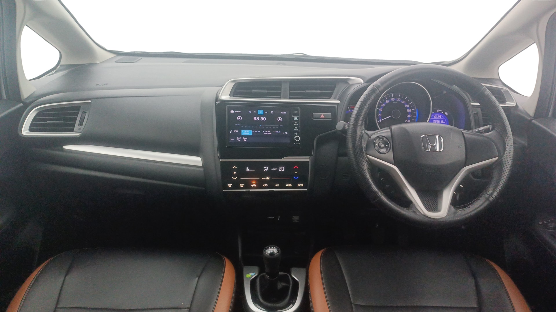 View 2018 Honda WR-V S MT Diesel Edge Edition Image 15 Used 2018 Honda WR-V S MT Diesel Edge Edition Image 15