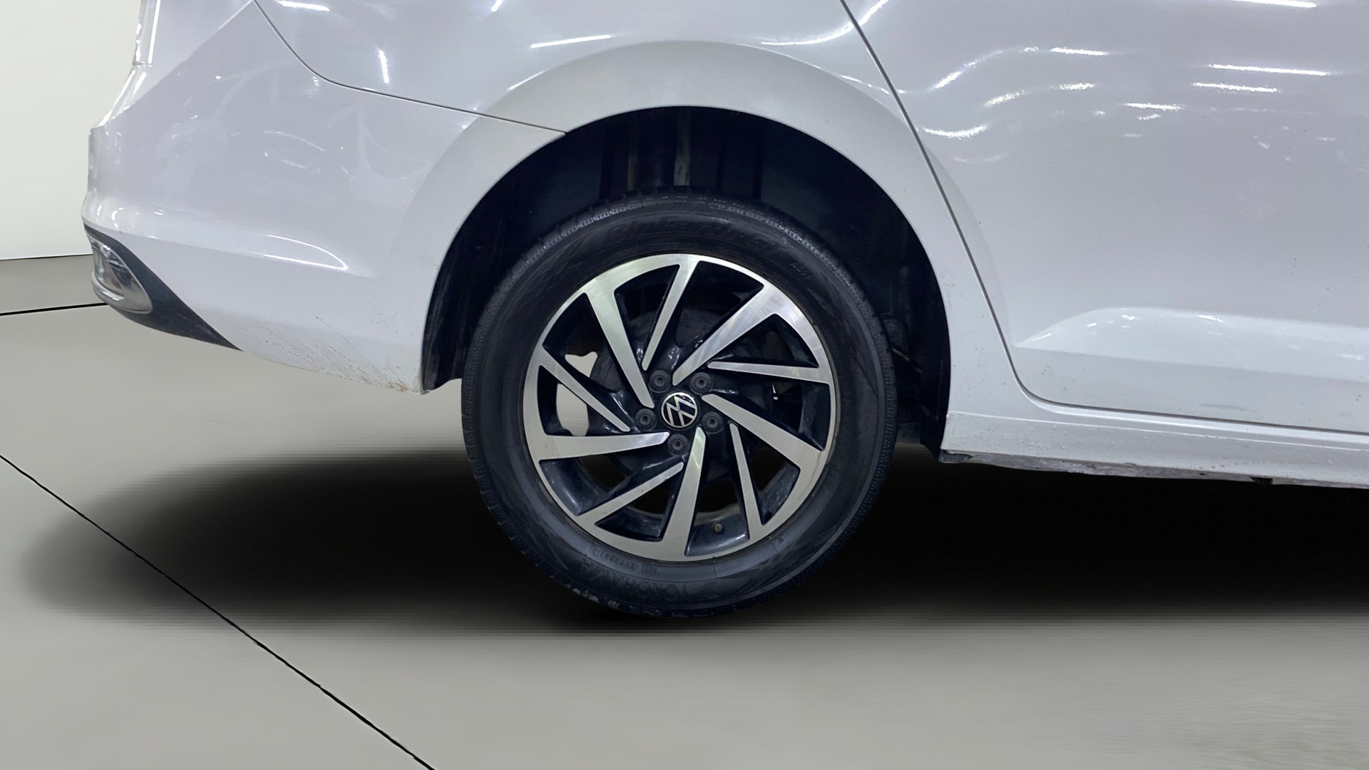 View 2024 Volkswagen Virtus Topline 1.0 TSI MT Image 33 Used 2024 Volkswagen Virtus Topline 1.0 TSI MT Image 33