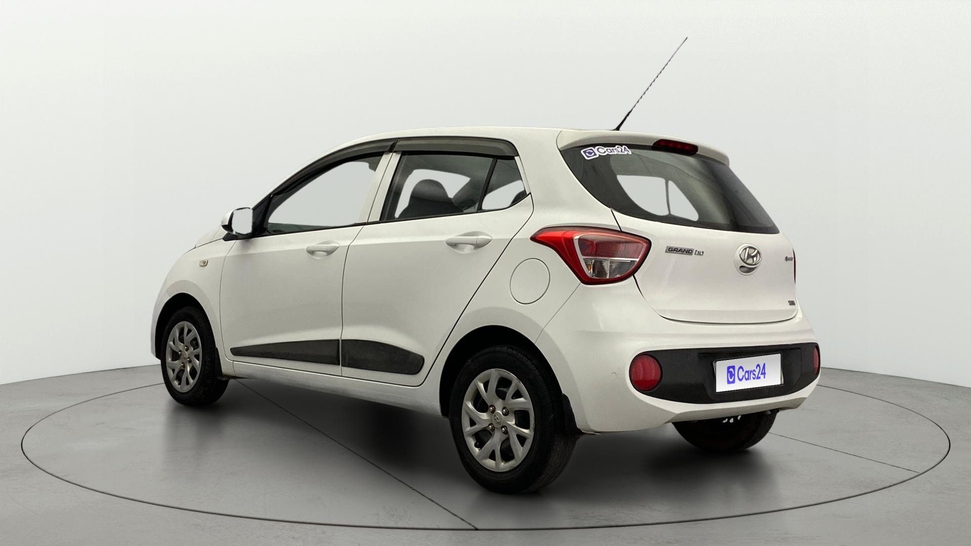 View 2017 Hyundai Grand i10 Sportz 1.2 Kappa Image 2 Used 2017 Hyundai Grand i10 Sportz 1.2 Kappa Image 2