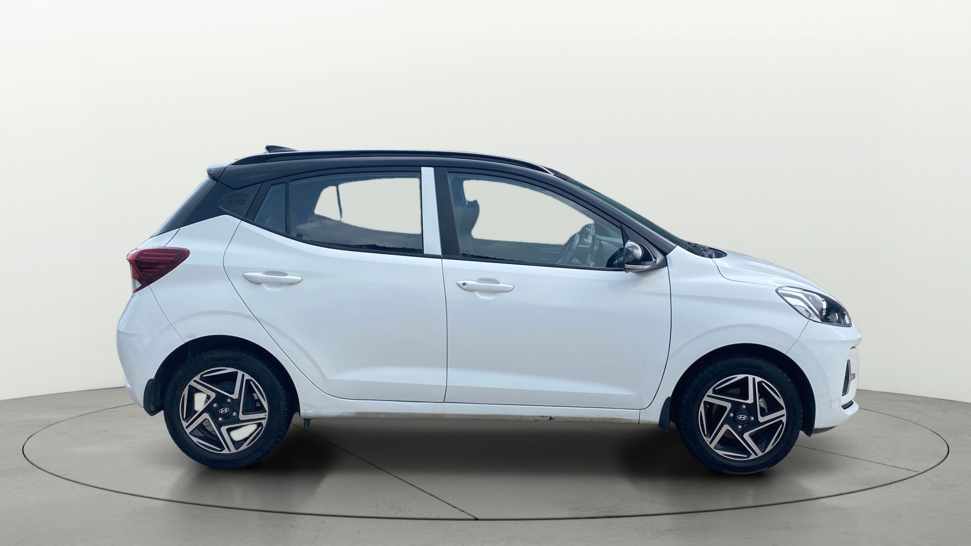 View 2023 Hyundai Grand i10 Nios Sportz Petrol Dual Tone Image 9 Used 2023 Hyundai Grand i10 Nios Sportz Petrol Dual Tone Image 9