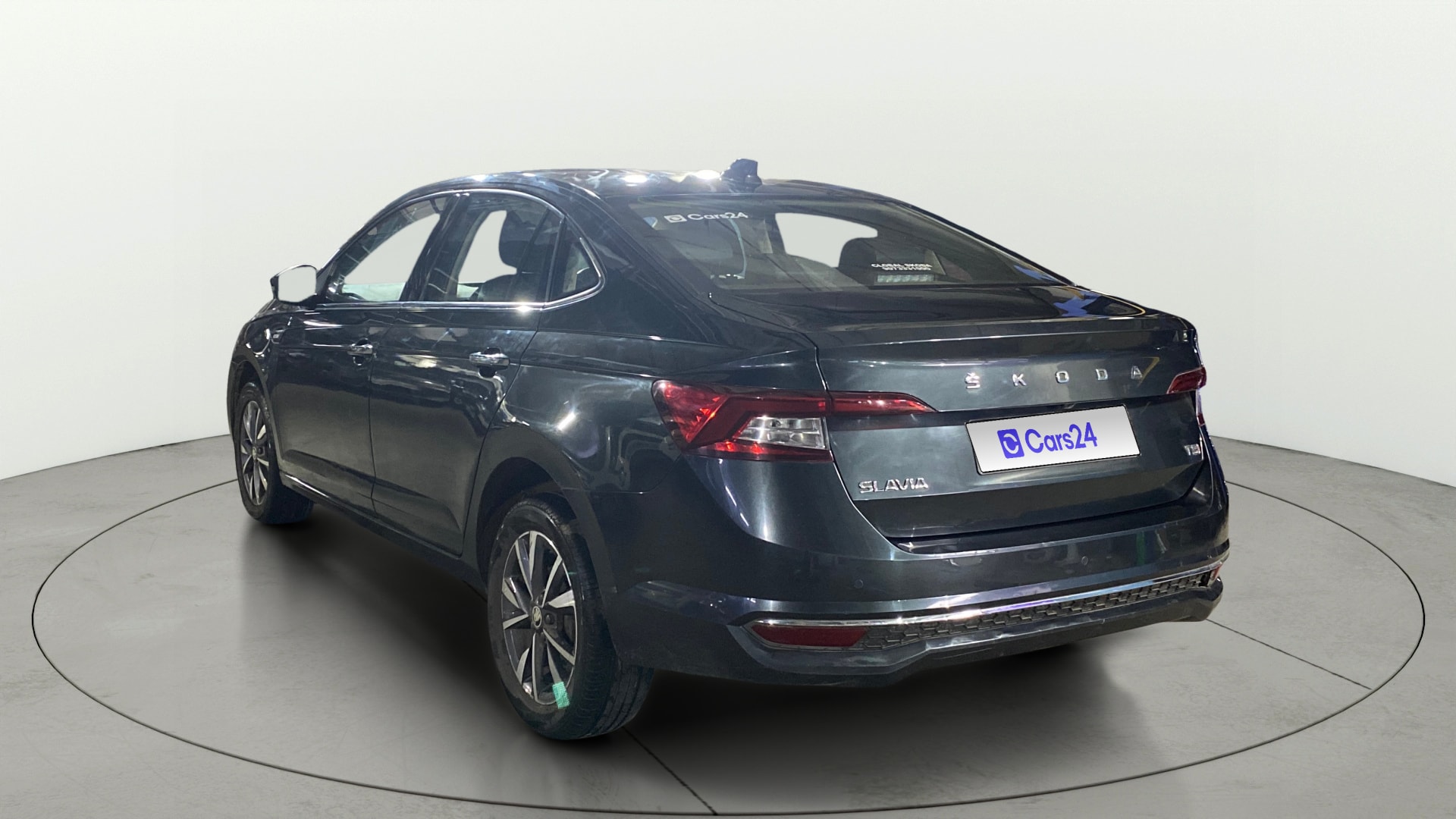 View 2023 Skoda Slavia Style 1.5 TSI MT Image 2 Used 2023 Skoda Slavia Style 1.5 TSI MT Image 2