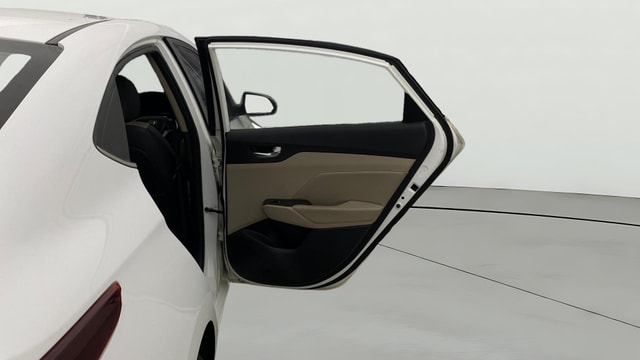View Hyundai Verna Image 8 Used Hyundai Verna Image 8