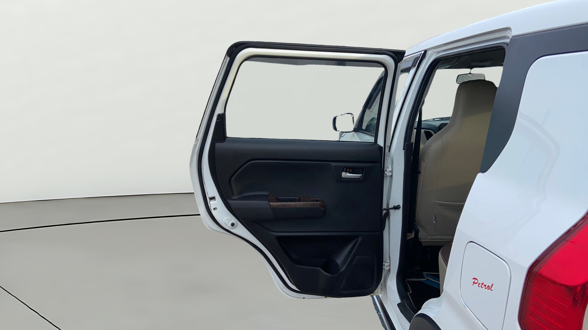 View 2020 Maruti Suzuki 1000 Base Variant Image 22 Used 2020 Maruti Suzuki 1000 Base Variant Image 22