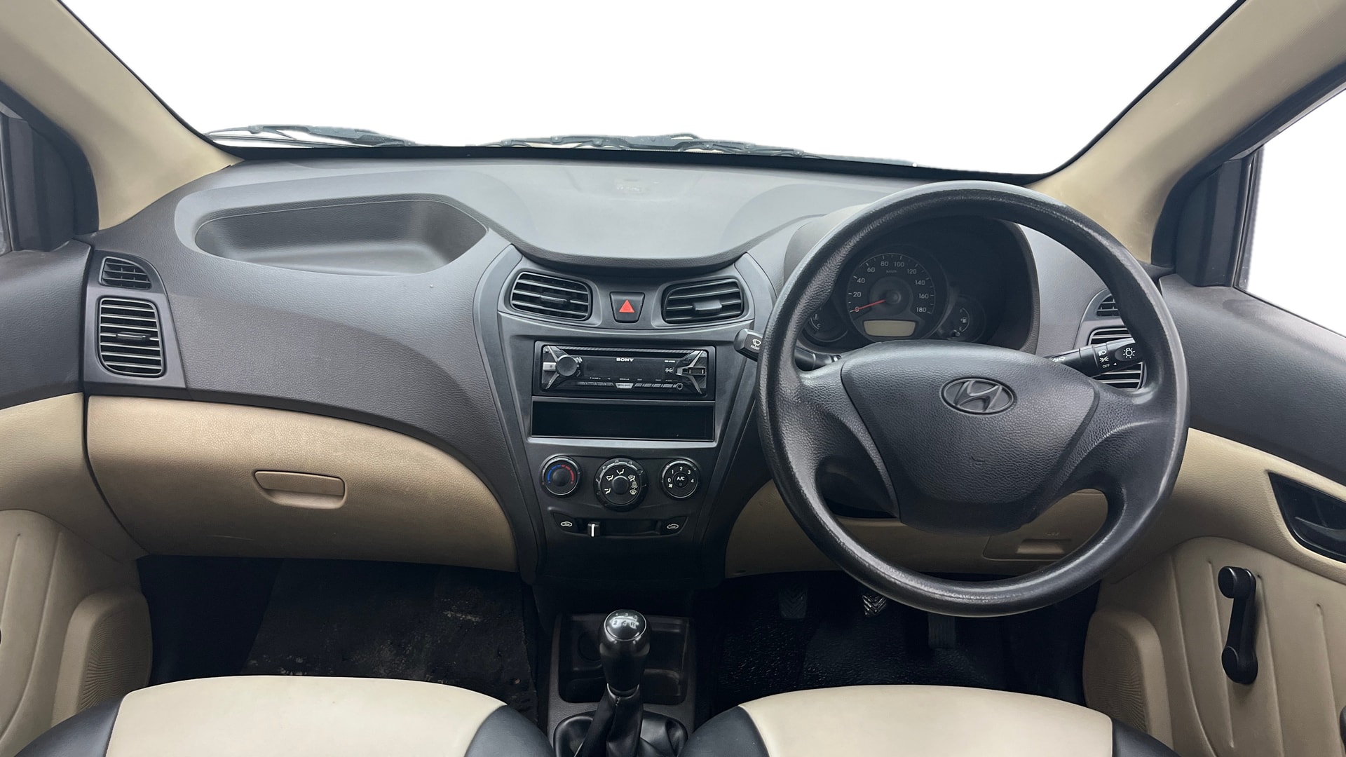 View 2015 Hyundai EON D-Lite Plus Image 15 Used 2015 Hyundai EON D-Lite Plus Image 15