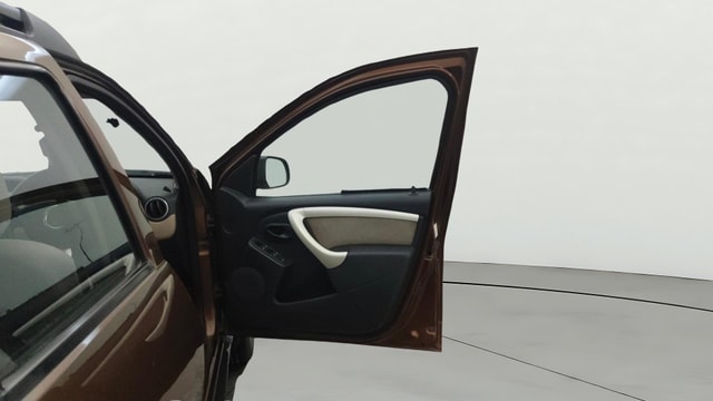View Renault Duster Image 45 Used Renault Duster Image 45