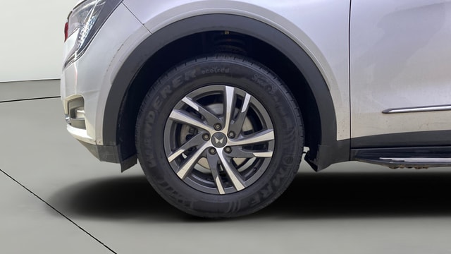 View Mahindra XUV700 Image 28 Used Mahindra XUV700 Image 28