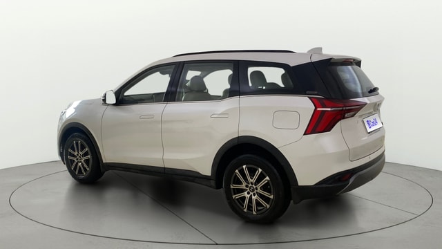View Mahindra XUV700 Image 2 Used Mahindra XUV700 Image 2
