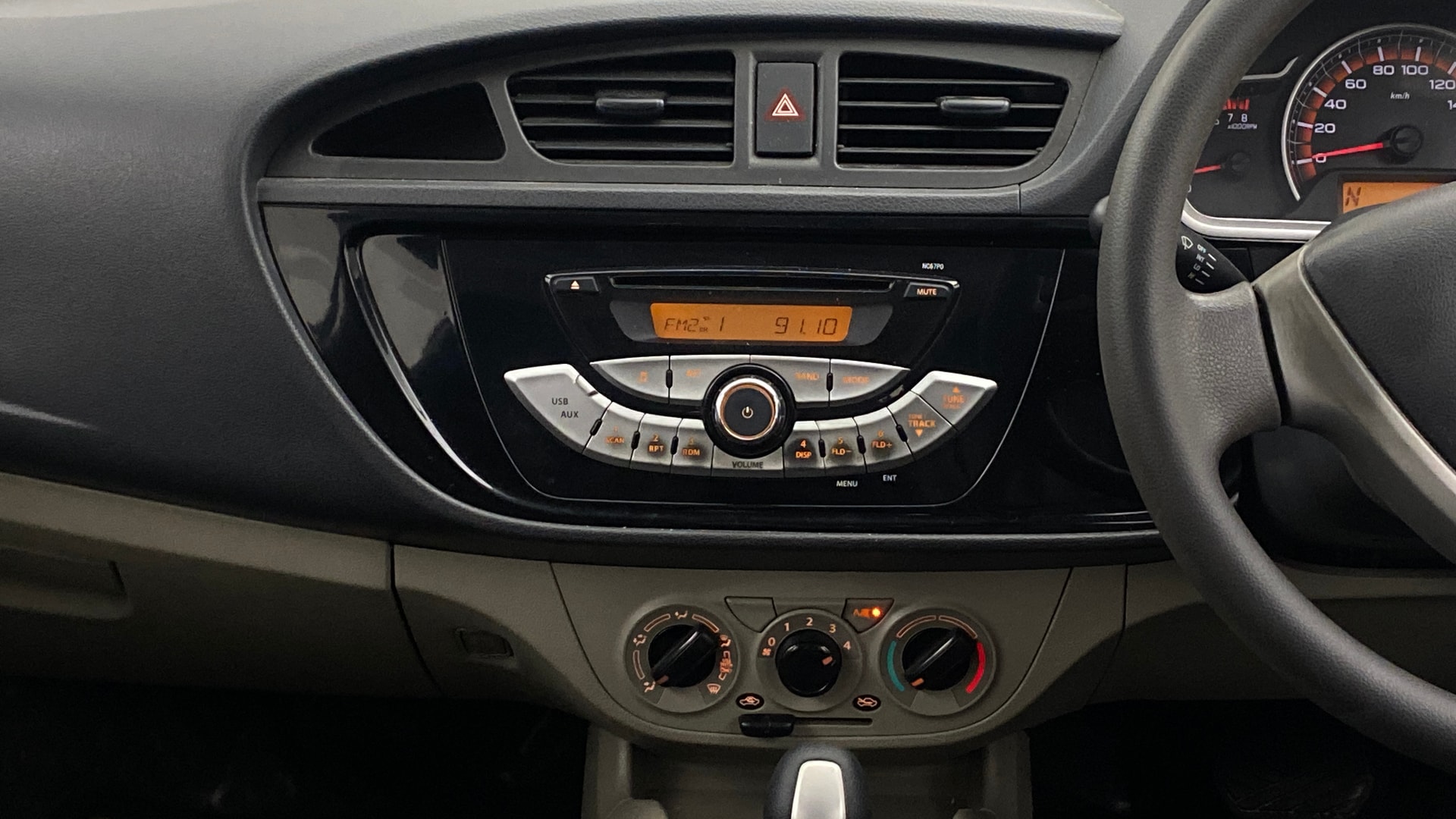 View 2016 Maruti Suzuki Alto K10 LX Image 17 Used 2016 Maruti Suzuki Alto K10 LX Image 17