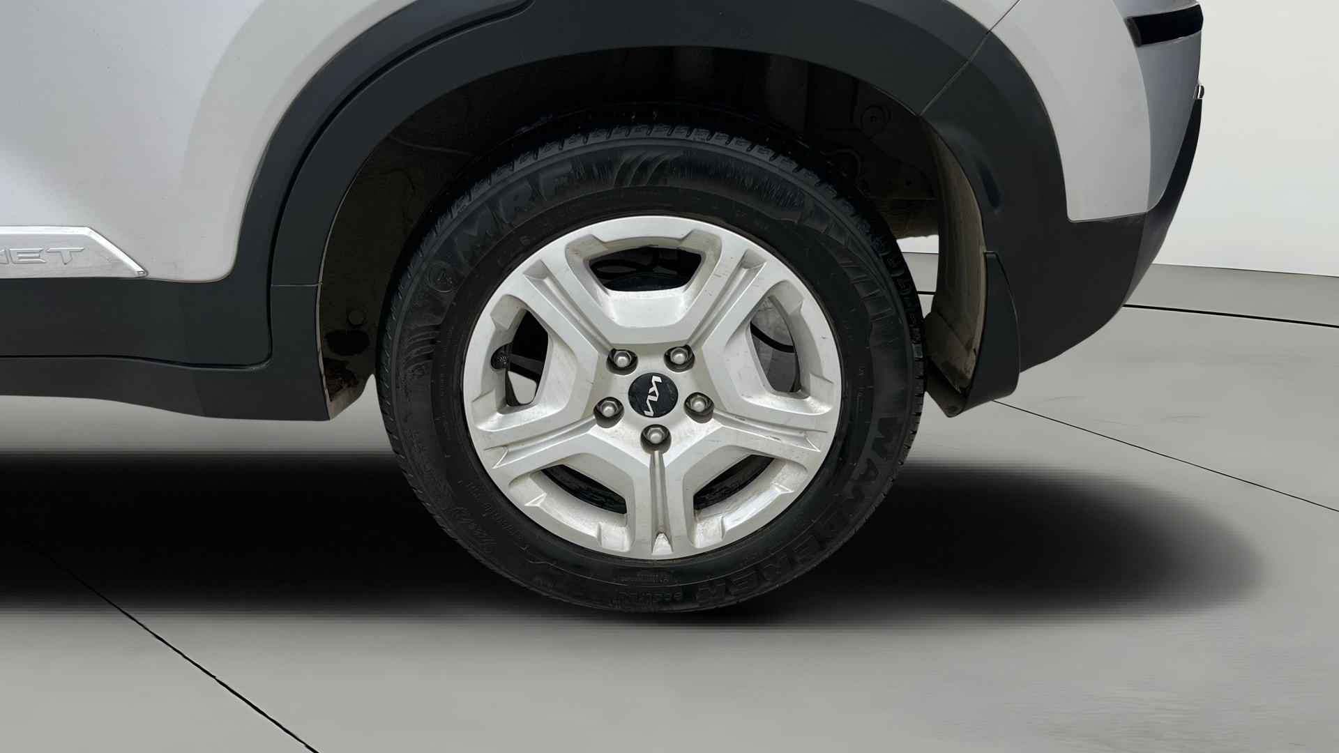 View 2023 Kia Sonet HTK Plus iMT Petrol Image 12 Used 2023 Kia Sonet HTK Plus iMT Petrol Image 12