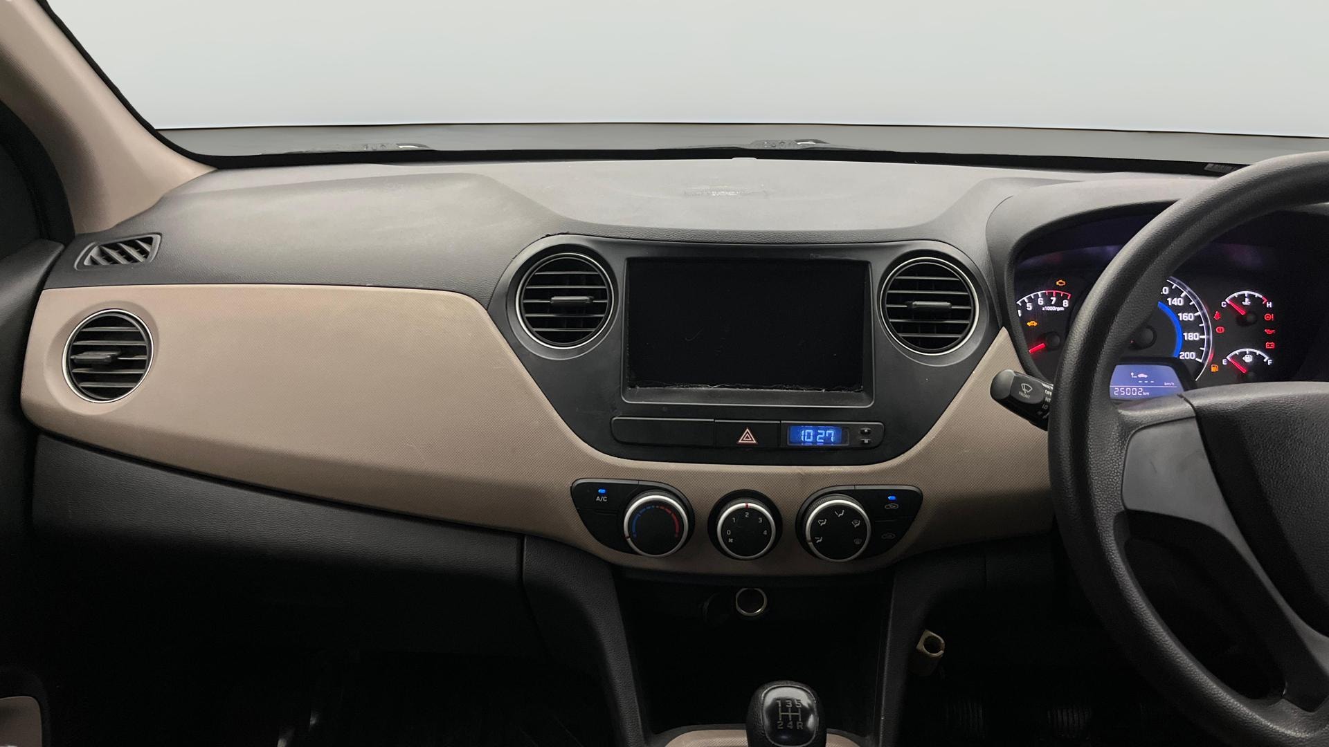 View 2015 Hyundai Grand i10 Magna 1.2 Kappa VTVT Image 30 Used 2015 Hyundai Grand i10 Magna 1.2 Kappa VTVT Image 30