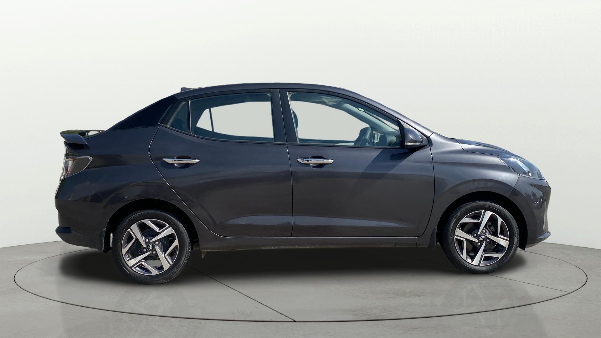 View 2022 Hyundai Aura SX MT CNG Image 8 Used 2022 Hyundai Aura SX MT CNG Image 8