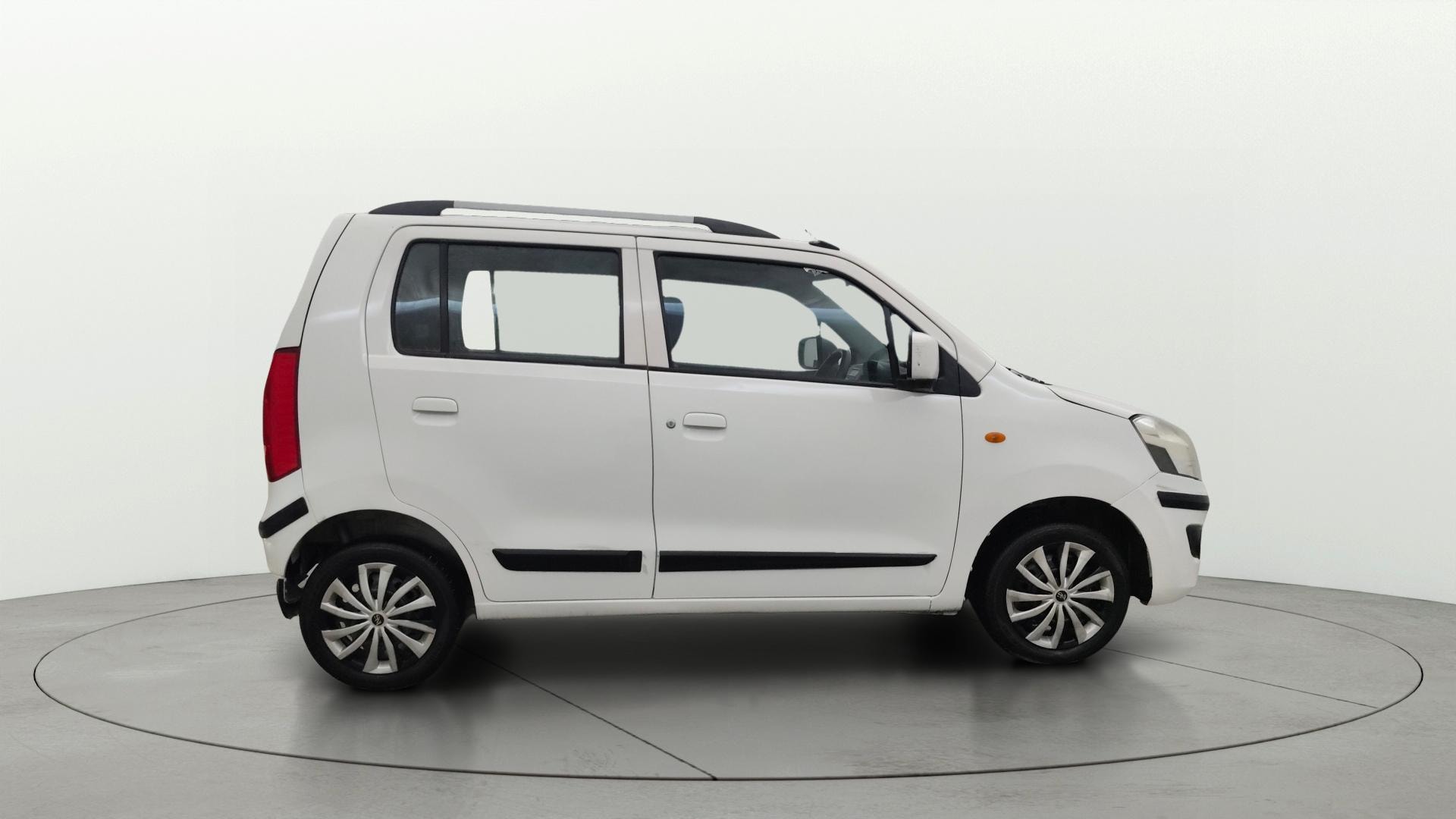 View 2016 Maruti Suzuki 1000 Base Variant Image 8 Used 2016 Maruti Suzuki 1000 Base Variant Image 8