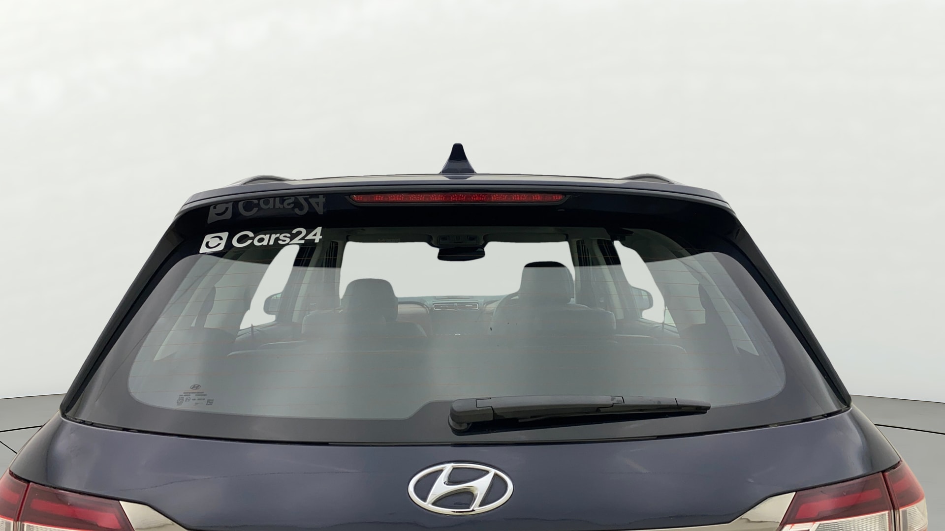 View 2023 Hyundai Alcazar Prestige 6 Seater MT Petrol Image 4 Used 2023 Hyundai Alcazar Prestige 6 Seater MT Petrol Image 4