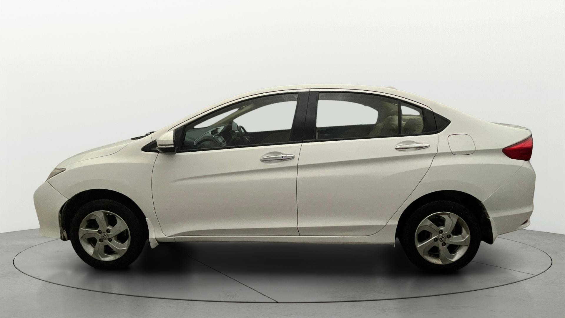 View 2015 Honda City ZX MT Diesel Anniversary Edition Image 26 Used 2015 Honda City ZX MT Diesel Anniversary Edition Image 26