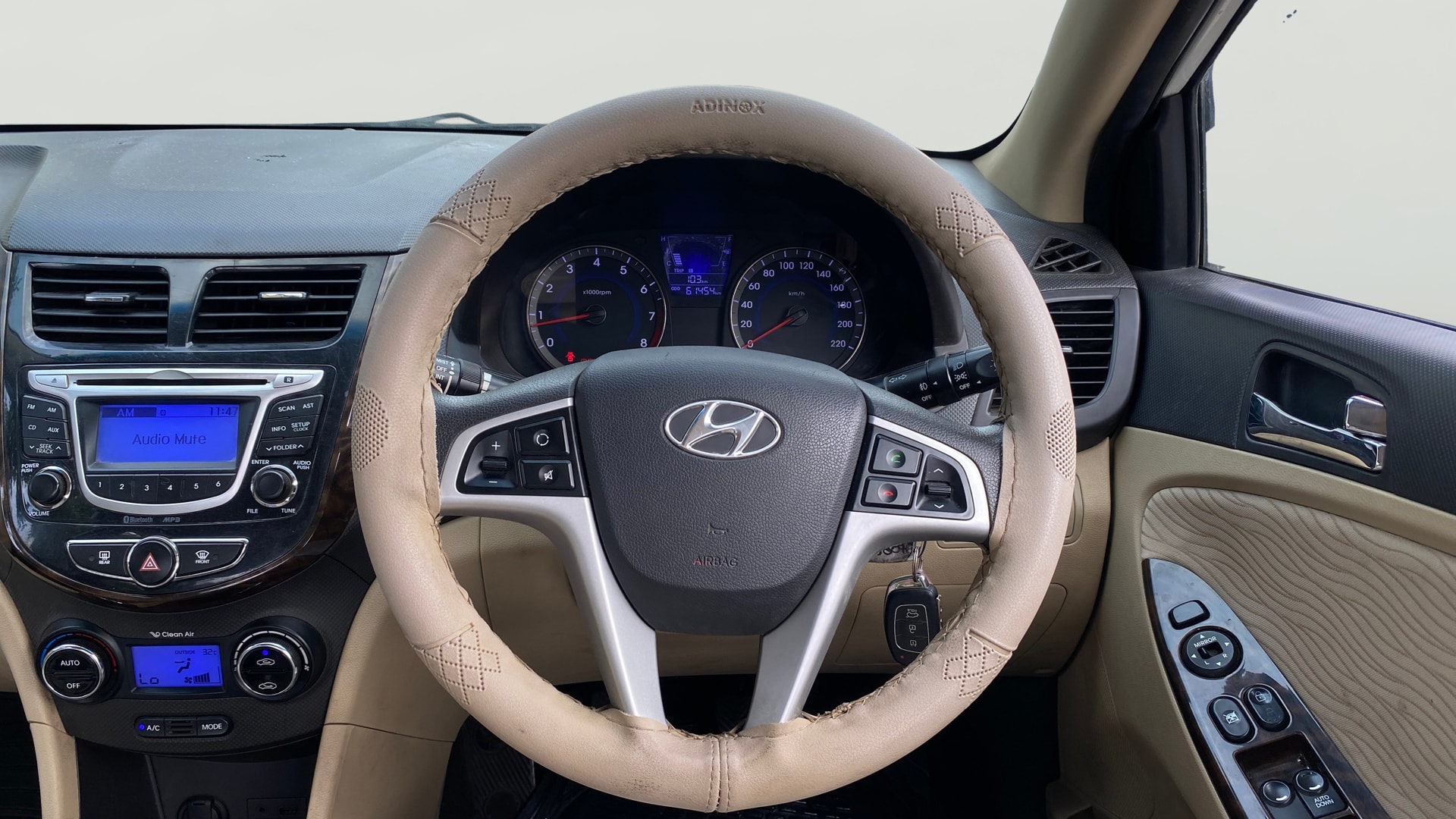 View 2014 Hyundai Fluidic Verna 1.6 VTVT SX Image 21 Used 2014 Hyundai Fluidic Verna 1.6 VTVT SX Image 21