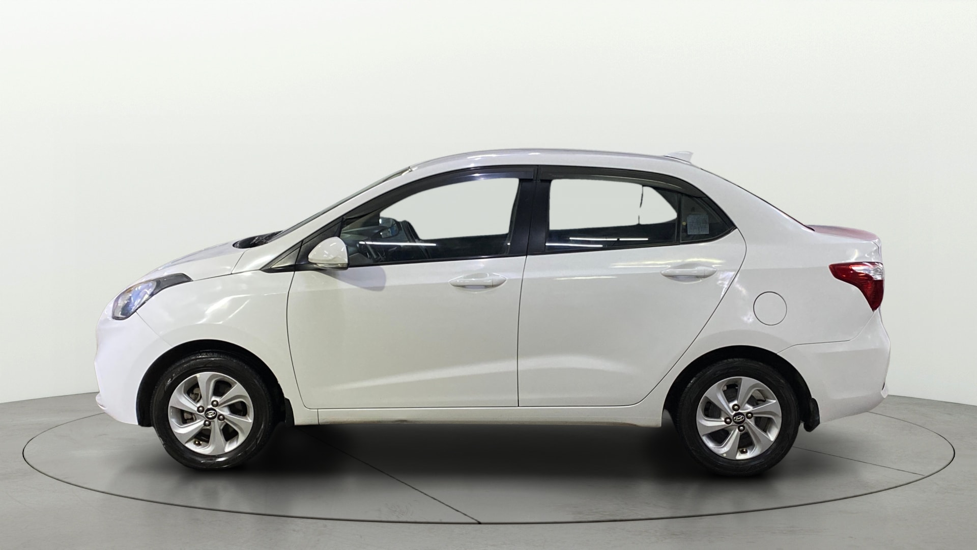 View 2018 Hyundai Xcent SX Petrol Image 5 Used 2018 Hyundai Xcent SX Petrol Image 5