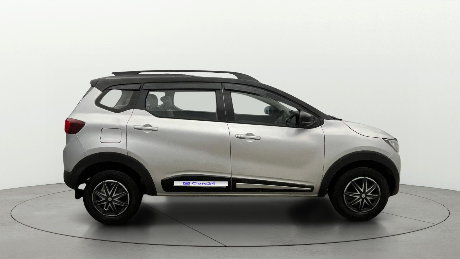 View 2022 Renault Triber RXT Image 27 Used 2022 Renault Triber RXT Image 27