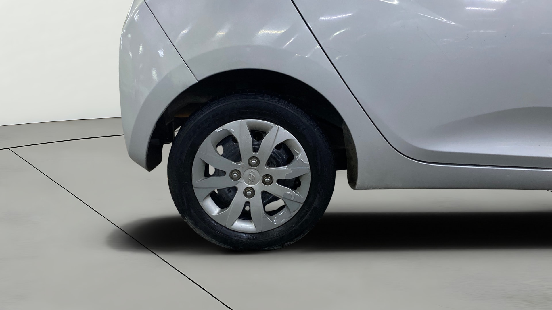 View 2016 Hyundai EON Magna Plus Image 31 Used 2016 Hyundai EON Magna Plus Image 31