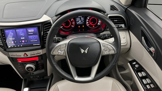 View Mahindra XUV300 Image 13 Used Mahindra XUV300 Image 13