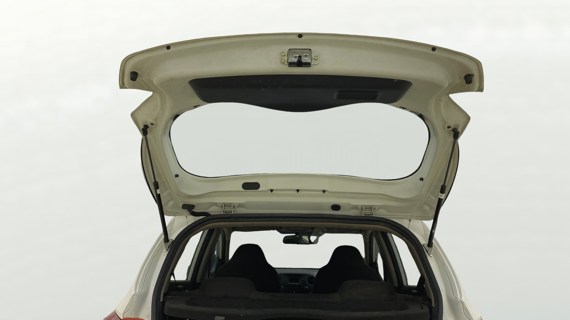 View 2015 Hyundai Grand i10 Sportz 1.2 Kappa Image 29 Used 2015 Hyundai Grand i10 Sportz 1.2 Kappa Image 29