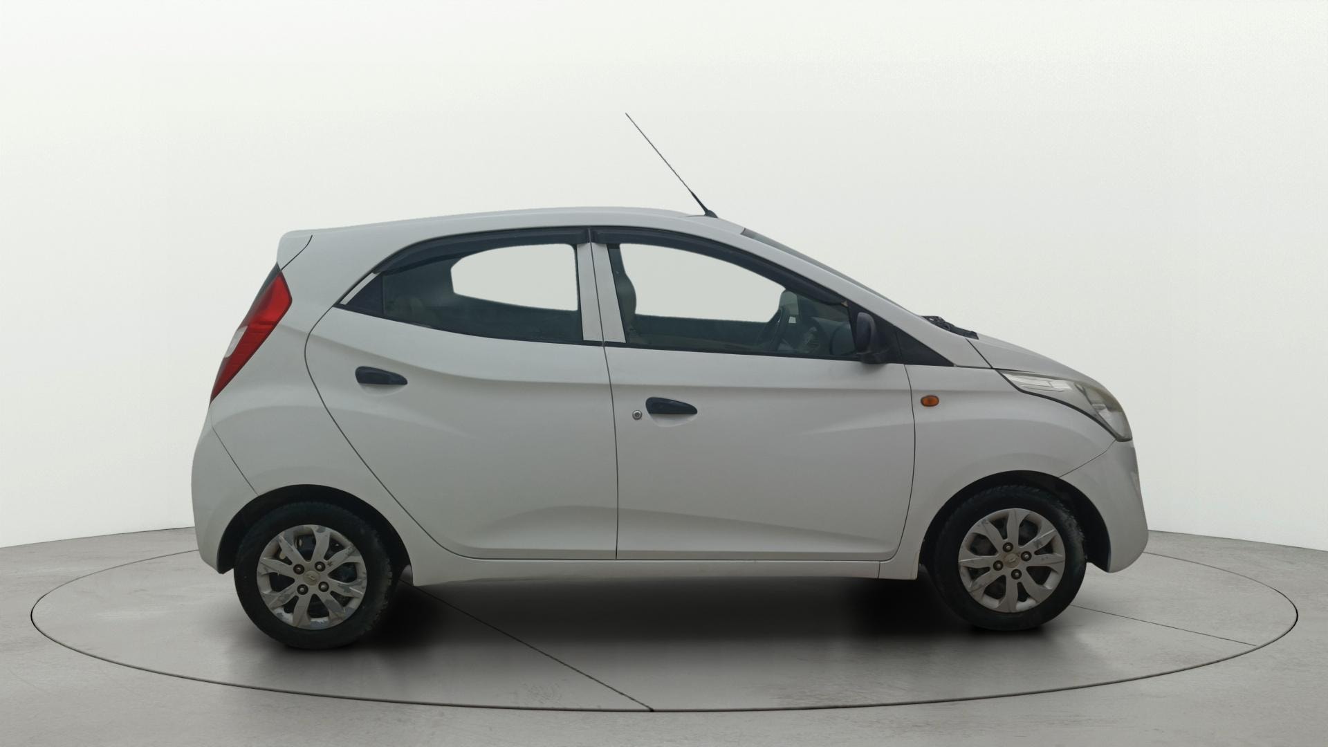 View 2018 Hyundai EON Magna Plus Image 8 Used 2018 Hyundai EON Magna Plus Image 8