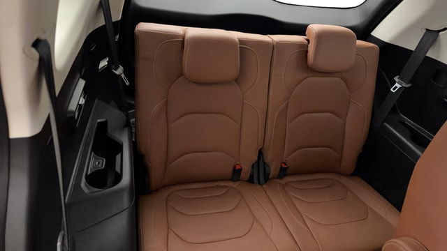View MG Hector Plus Image 10 Used MG Hector Plus Image 10