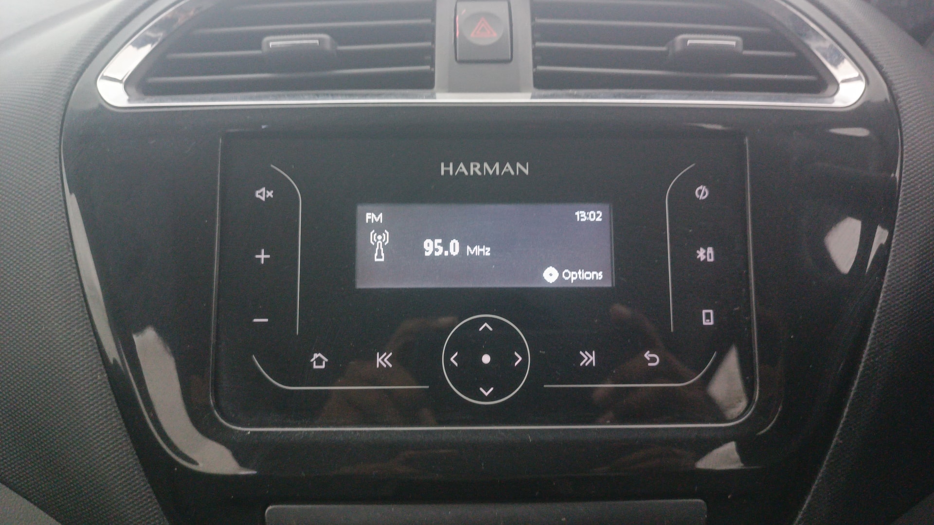 View 2020 Tata Tiago Revotorq XB Image 17 Used 2020 Tata Tiago Revotorq XB Image 17