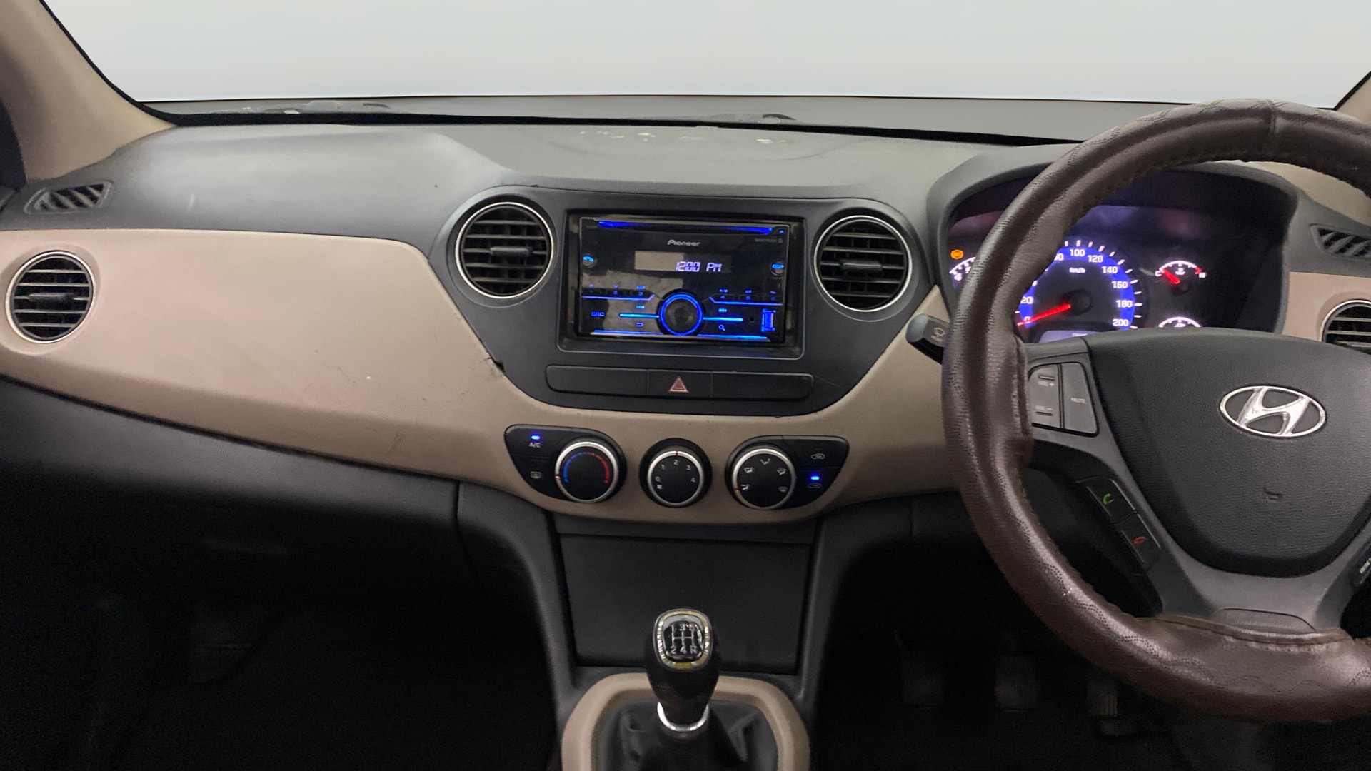 View 2015 Hyundai Xcent E Petrol Image 17 Used 2015 Hyundai Xcent E Petrol Image 17