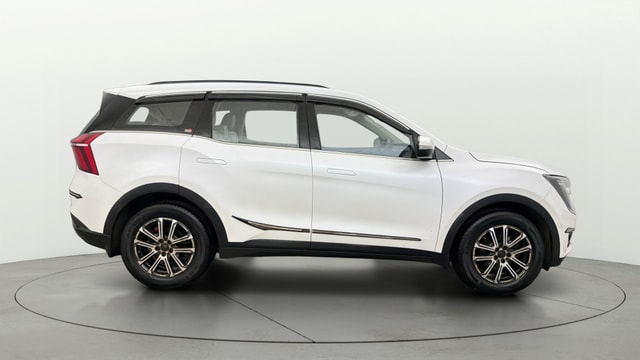 View Mahindra XUV700 Image 29 Used Mahindra XUV700 Image 29