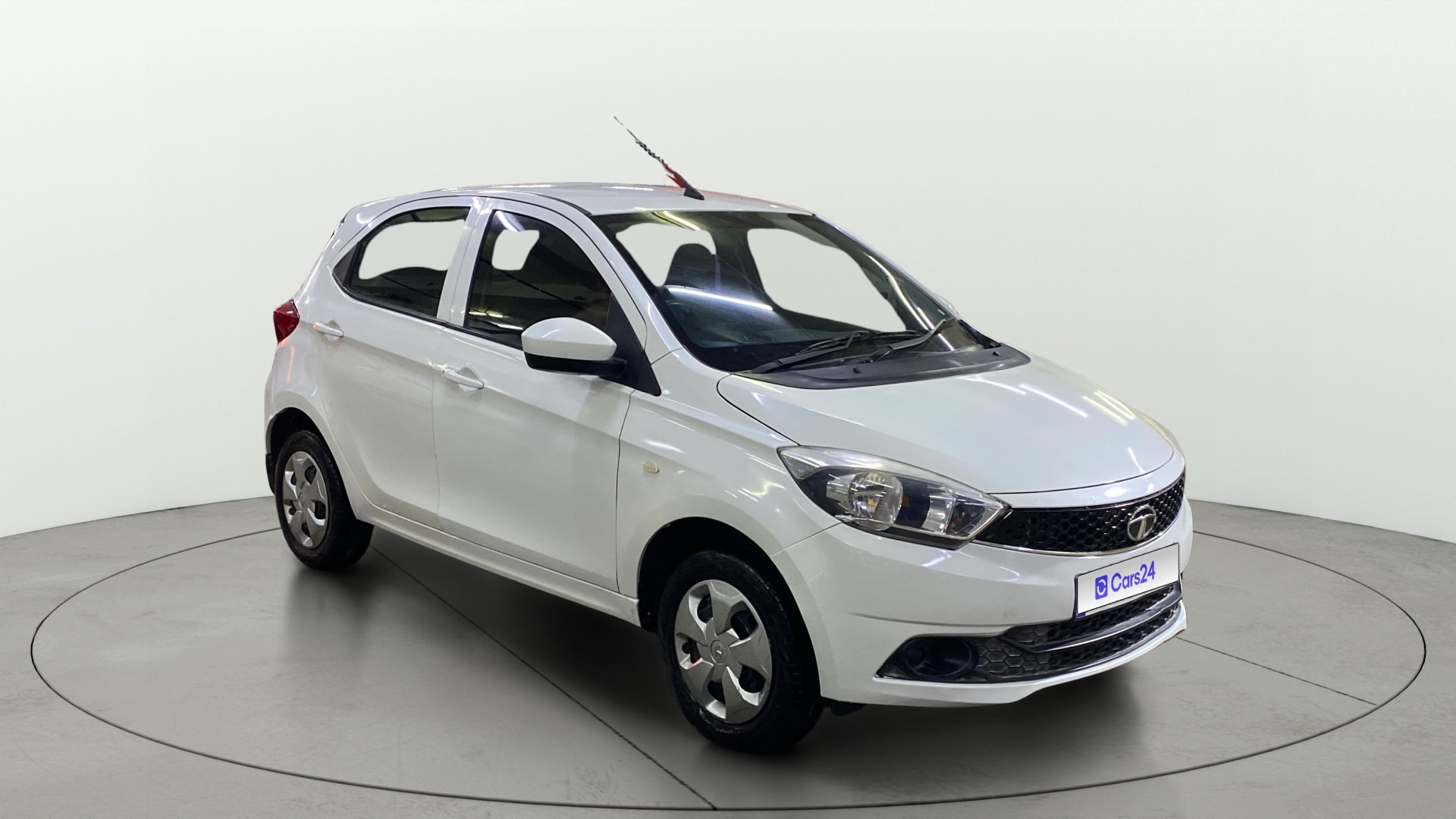 View 2019 Tata Tiago Revotorq XB Image 24 Used 2019 Tata Tiago Revotorq XB Image 24