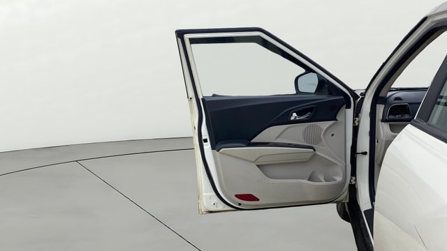 View Mahindra XUV300 Image 30 Used Mahindra XUV300 Image 30