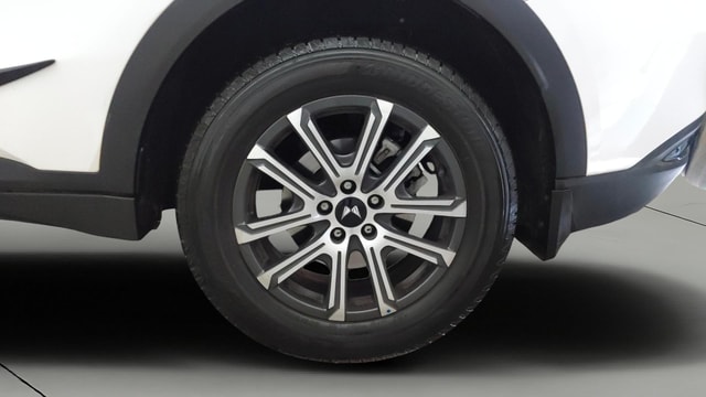 View Mahindra XUV700 Image 8 Used Mahindra XUV700 Image 8