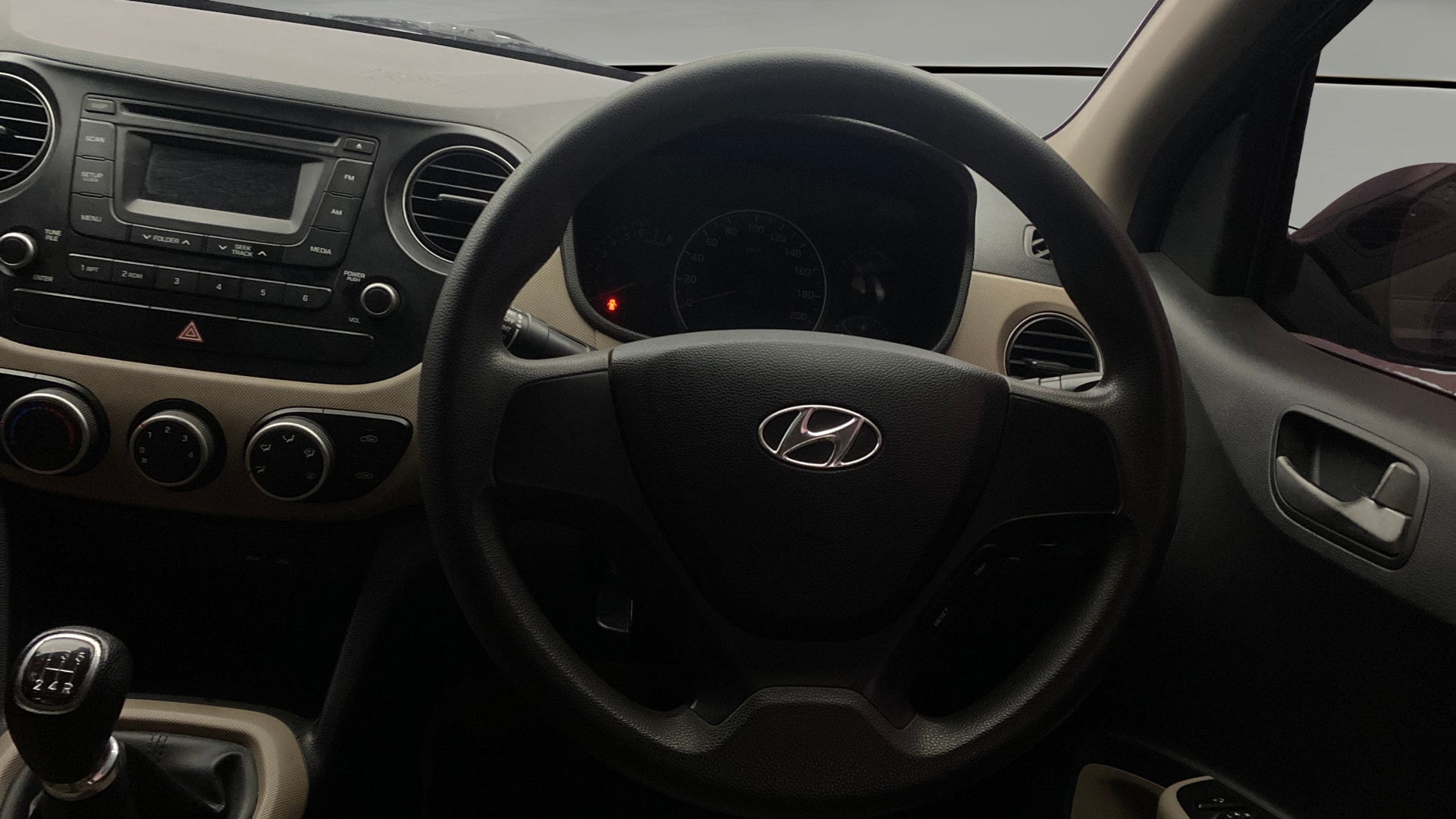 View 2014 Hyundai Grand i10 Sportz 1.2 Kappa Image 20 Used 2014 Hyundai Grand i10 Sportz 1.2 Kappa Image 20