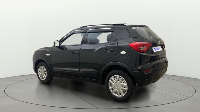 View Mahindra XUV300 Image 2 Used Mahindra XUV300 Image 2