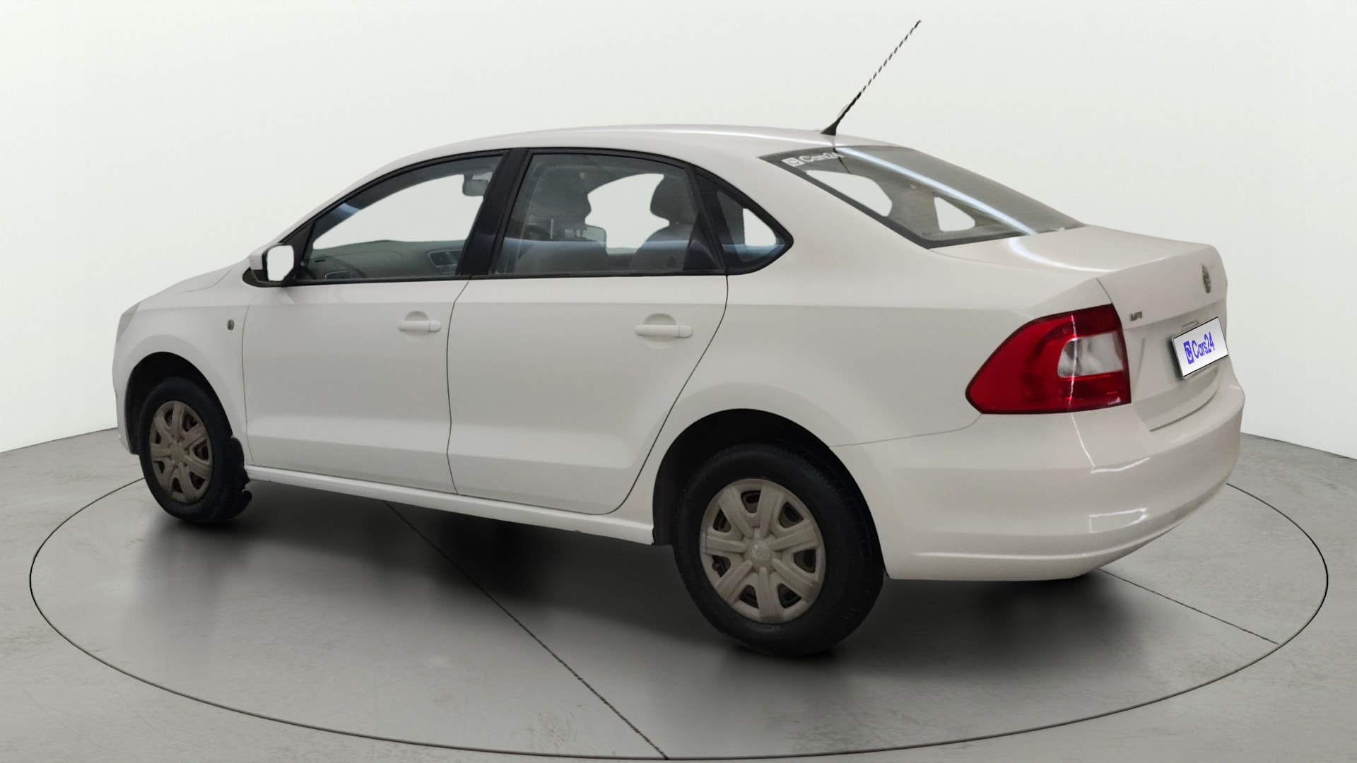 View 2013 Skoda Rapid 1.6 MPI Ambition Petrol BS IV Image 2 Used 2013 Skoda Rapid 1.6 MPI Ambition Petrol BS IV Image 2