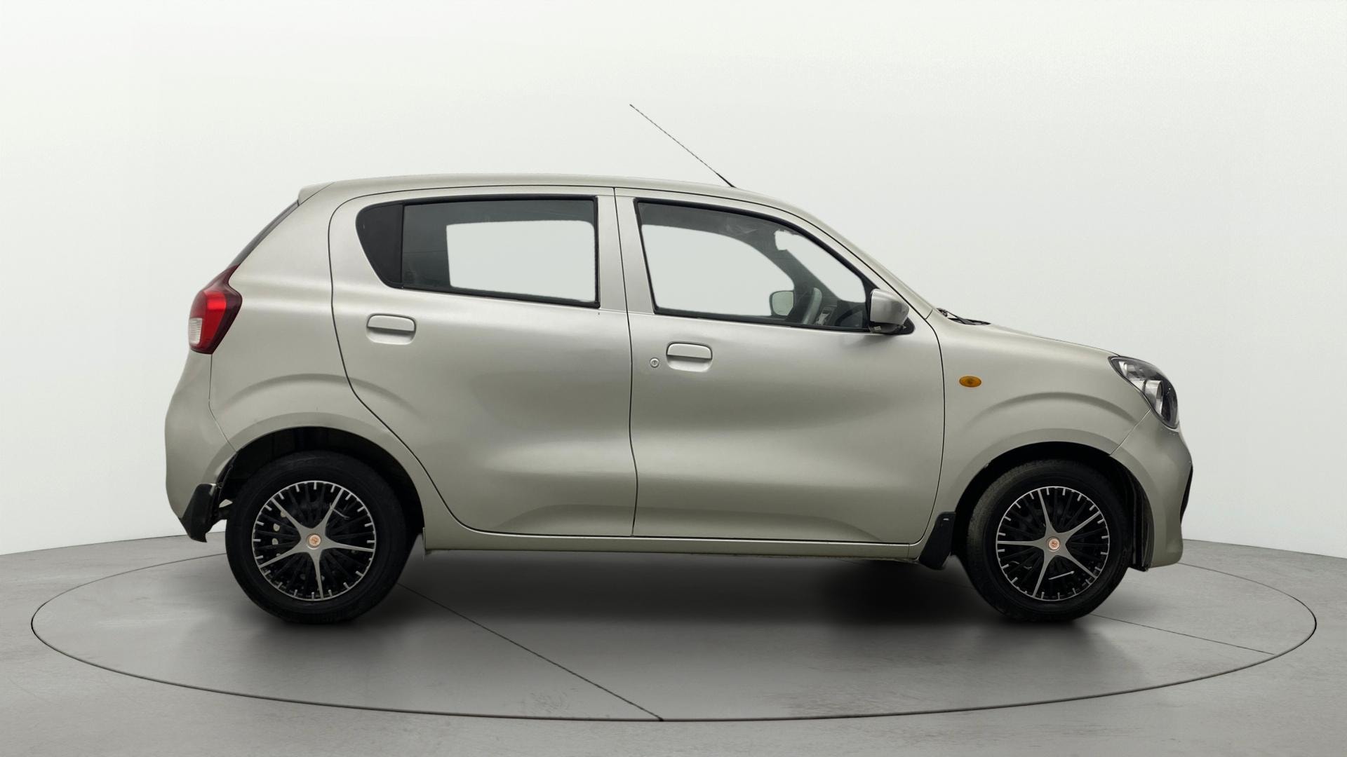View 2022 Maruti Suzuki 1000 Base Variant Image 8 Used 2022 Maruti Suzuki 1000 Base Variant Image 8