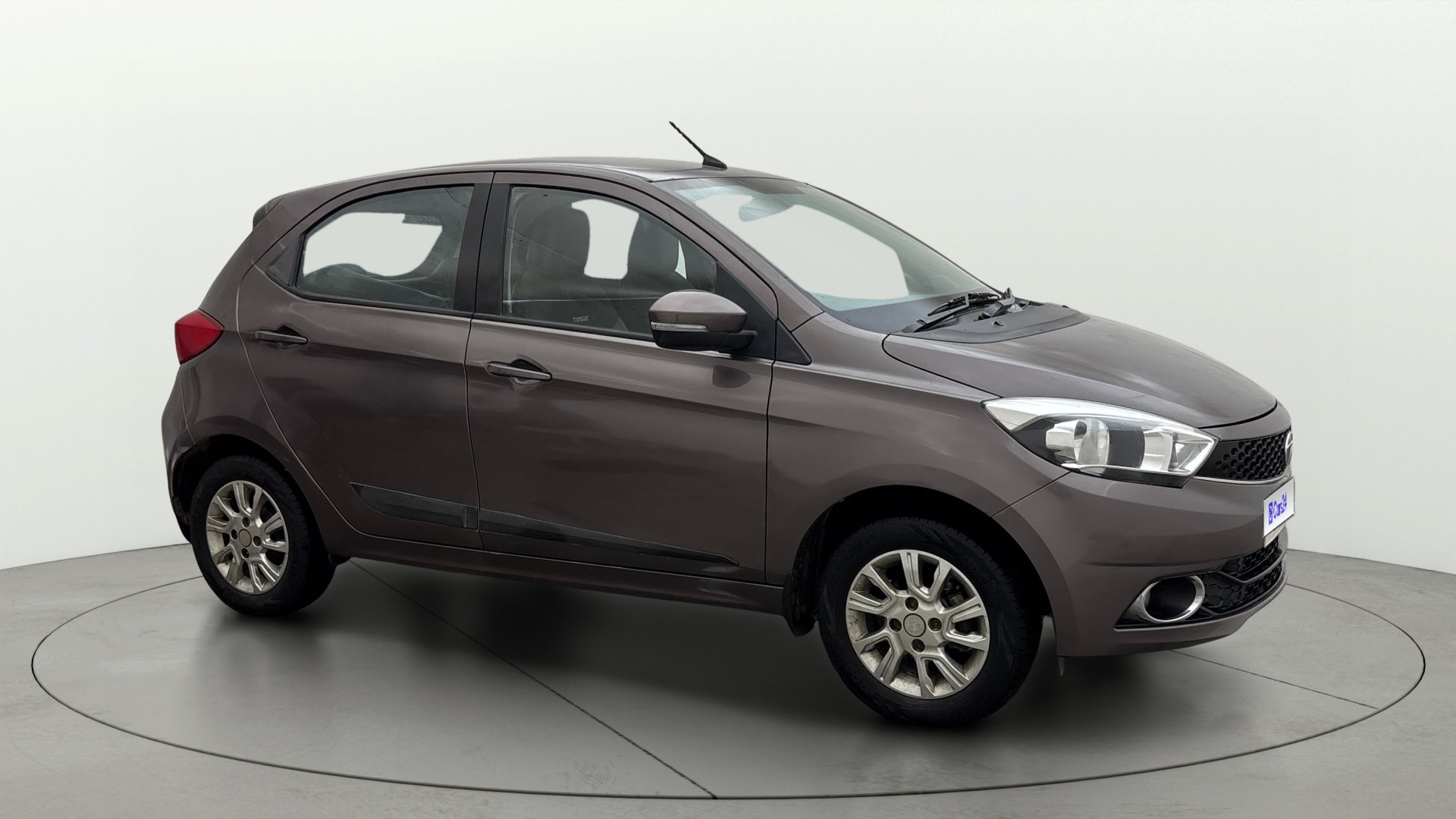 View 2018 Tata Tiago Revotorq XB Image 21 Used 2018 Tata Tiago Revotorq XB Image 21
