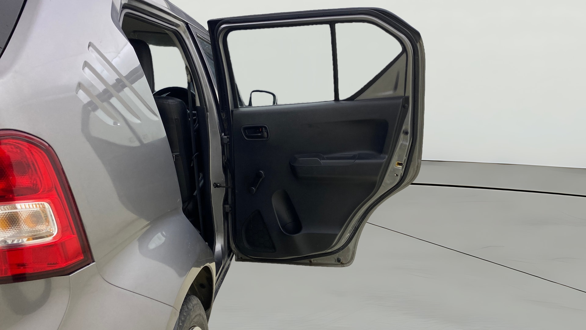 View 2021 Maruti Suzuki 1000 Base Variant Image 5 Used 2021 Maruti Suzuki 1000 Base Variant Image 5