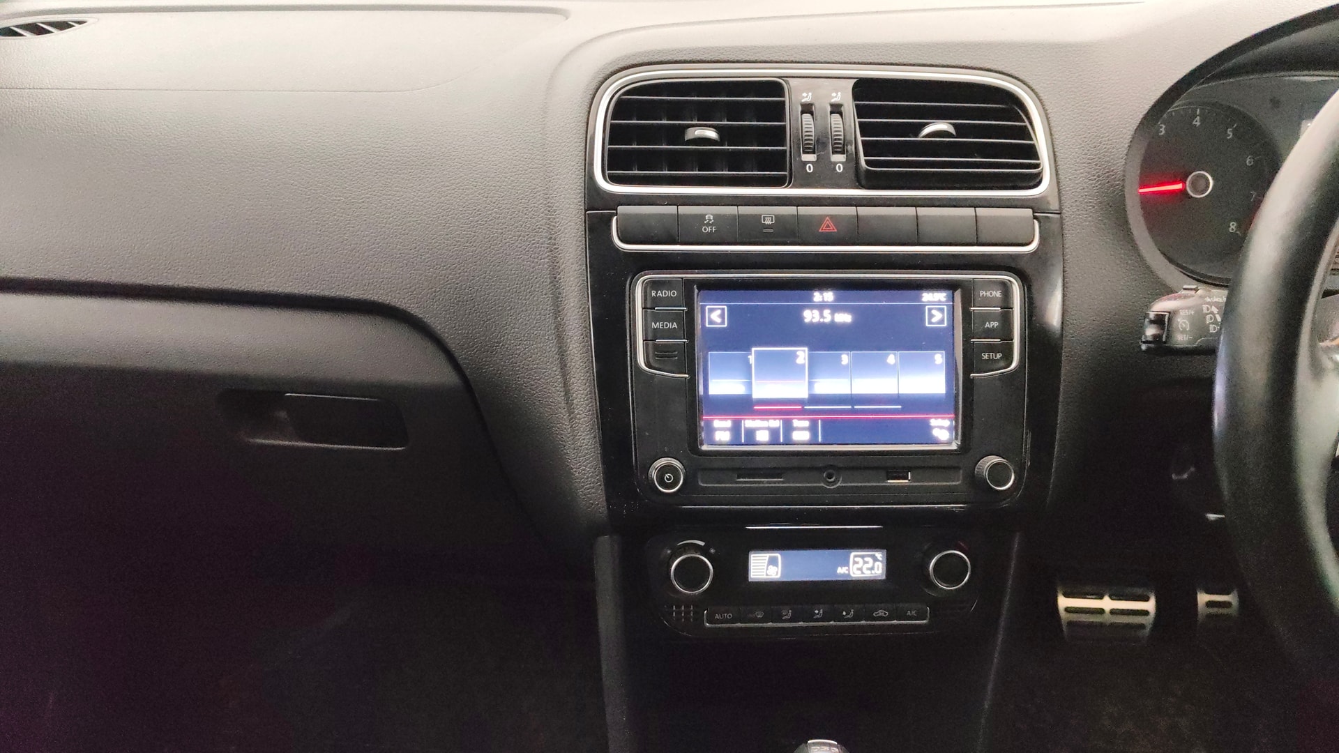 View 2019 Volkswagen Polo GT TSI Image 17 Used 2019 Volkswagen Polo GT TSI Image 17