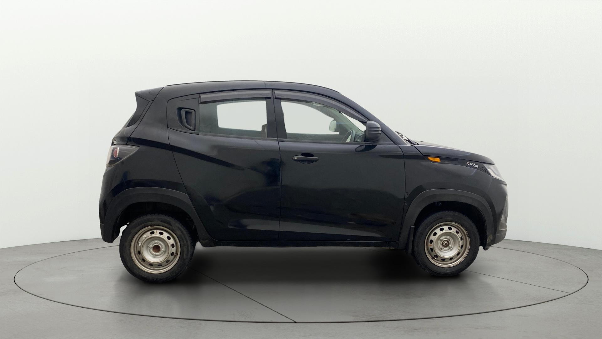 View 2019 Mahindra KUV100 K2 Petrol BS IV Image 8 Used 2019 Mahindra KUV100 K2 Petrol BS IV Image 8