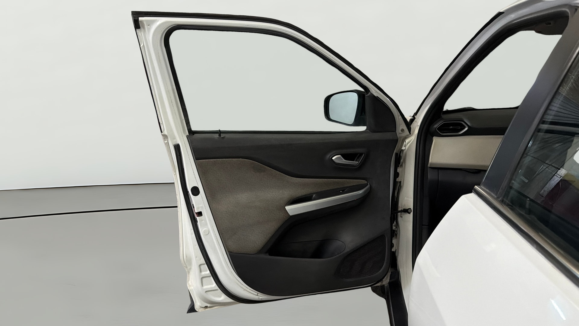 View 2022 Nissan Magnite XV Image 31 Used 2022 Nissan Magnite XV Image 31