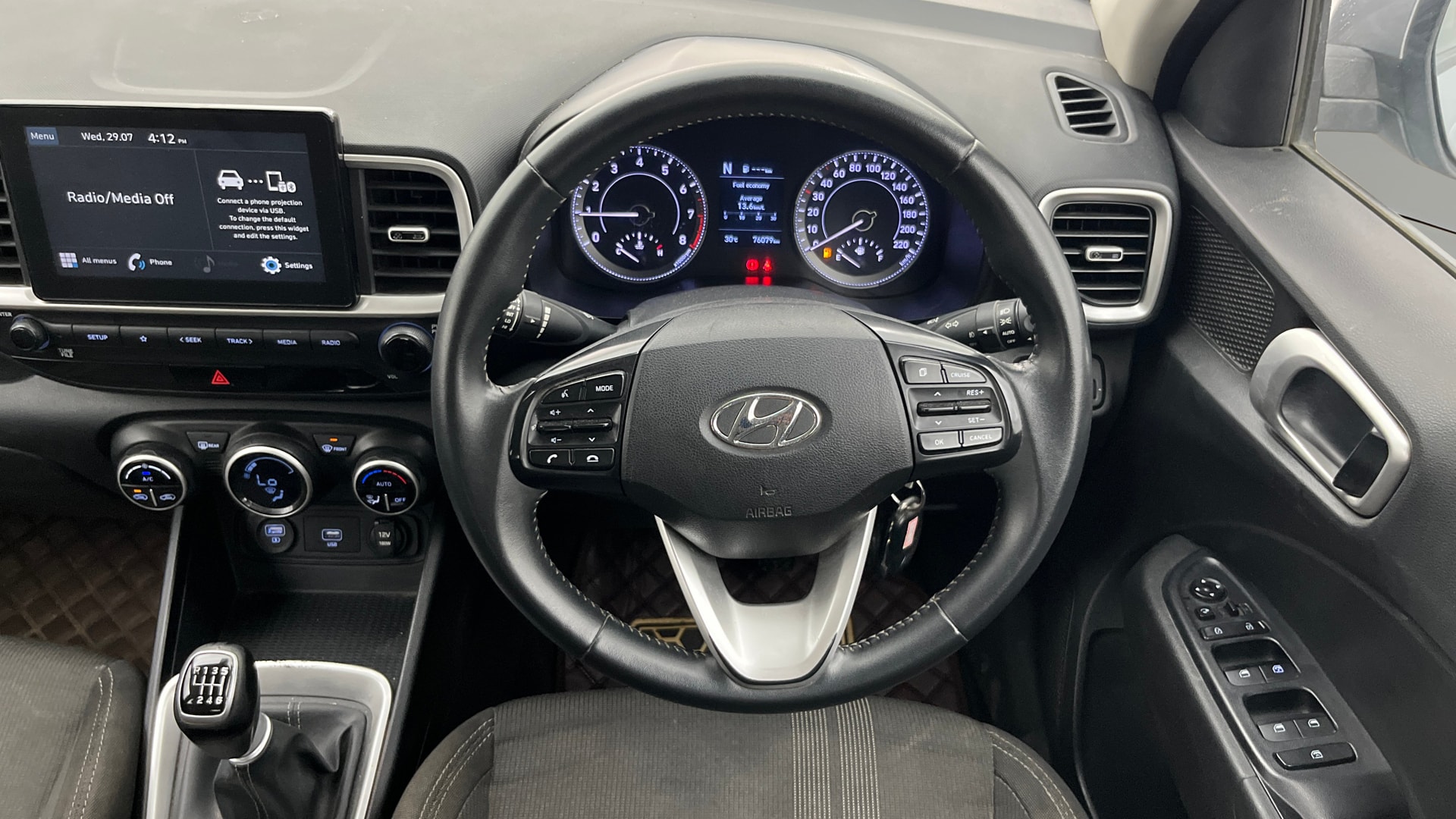 View 2020 Hyundai Venue SX 1.0 iMT Petrol Image 13 Used 2020 Hyundai Venue SX 1.0 iMT Petrol Image 13