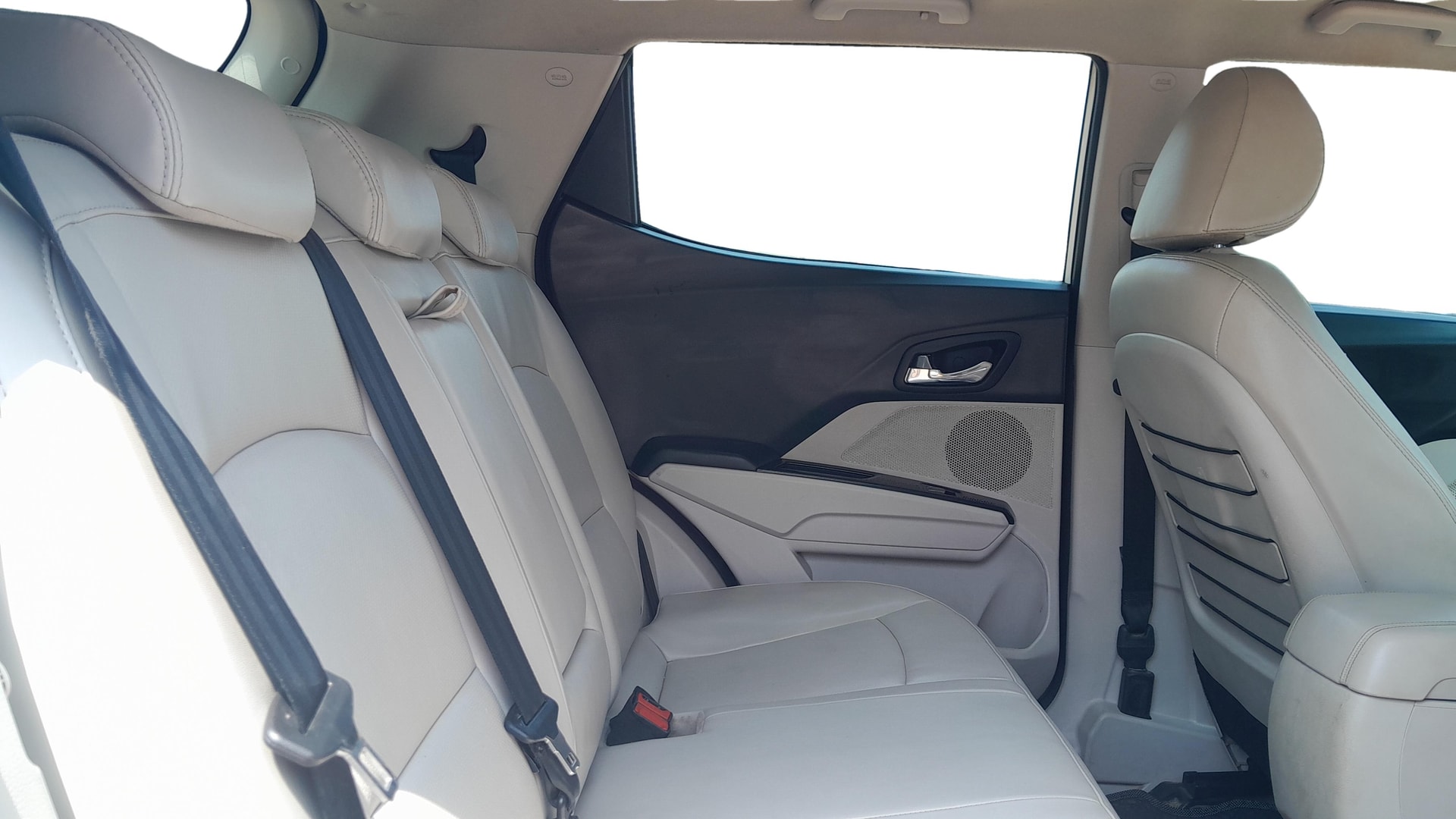 View 2019 Mahindra XUV300 W4 Petrol BS IV Image 36 Used 2019 Mahindra XUV300 W4 Petrol BS IV Image 36